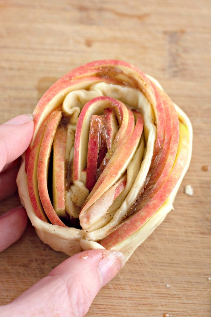 rolling apple pie tarts