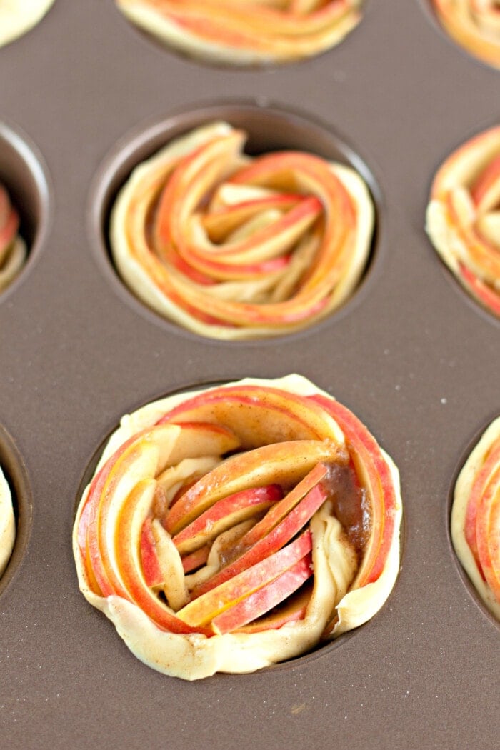 apple pie tarts in muffin pan