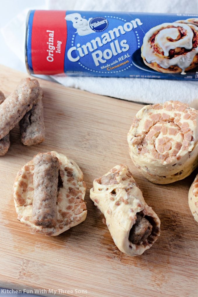 wrapping breakfast sausages in cinnamon rolls