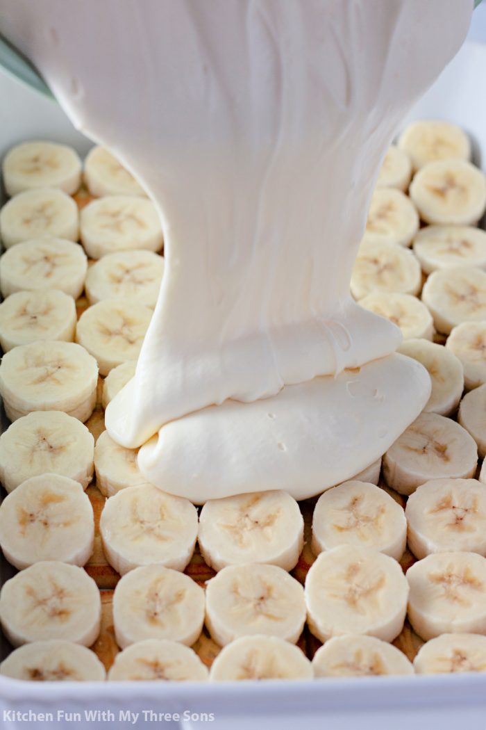 Banana pudding poured over bananas