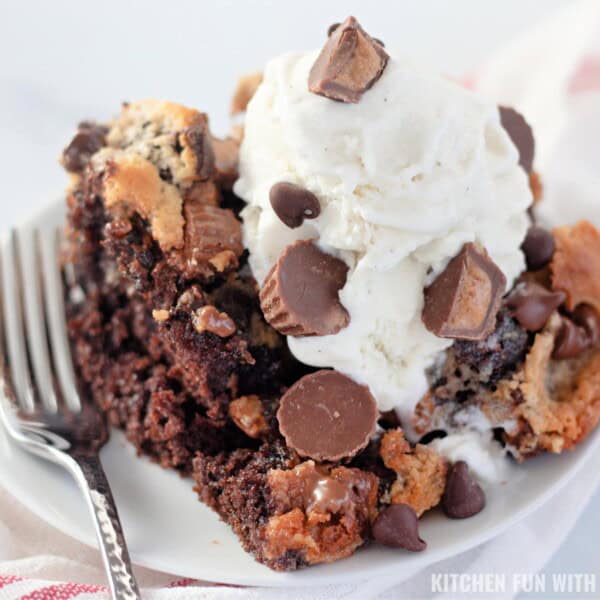Peanut Butter Earthquake Cake with chopped Reese's peanut butter cups.