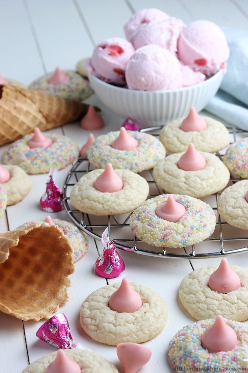 the cookies with cones on the side.