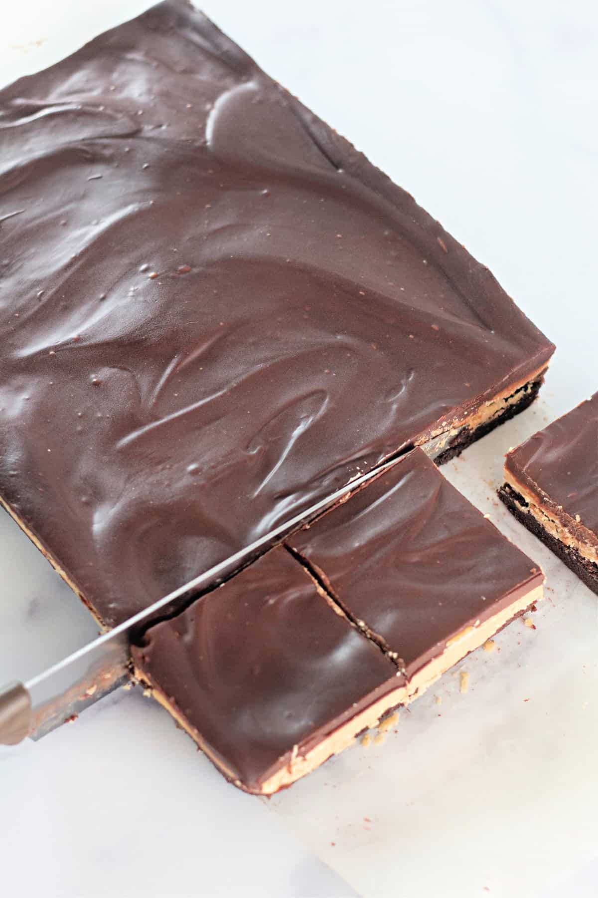 Slicing buckeye brownies into squares