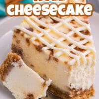 This recipe for cinnamon roll cheesecake is so yummy! Sweet, creamy and delicious with all the comforting flavors of cinnamon rolls in cheesecake form. #Recipes #Dessert