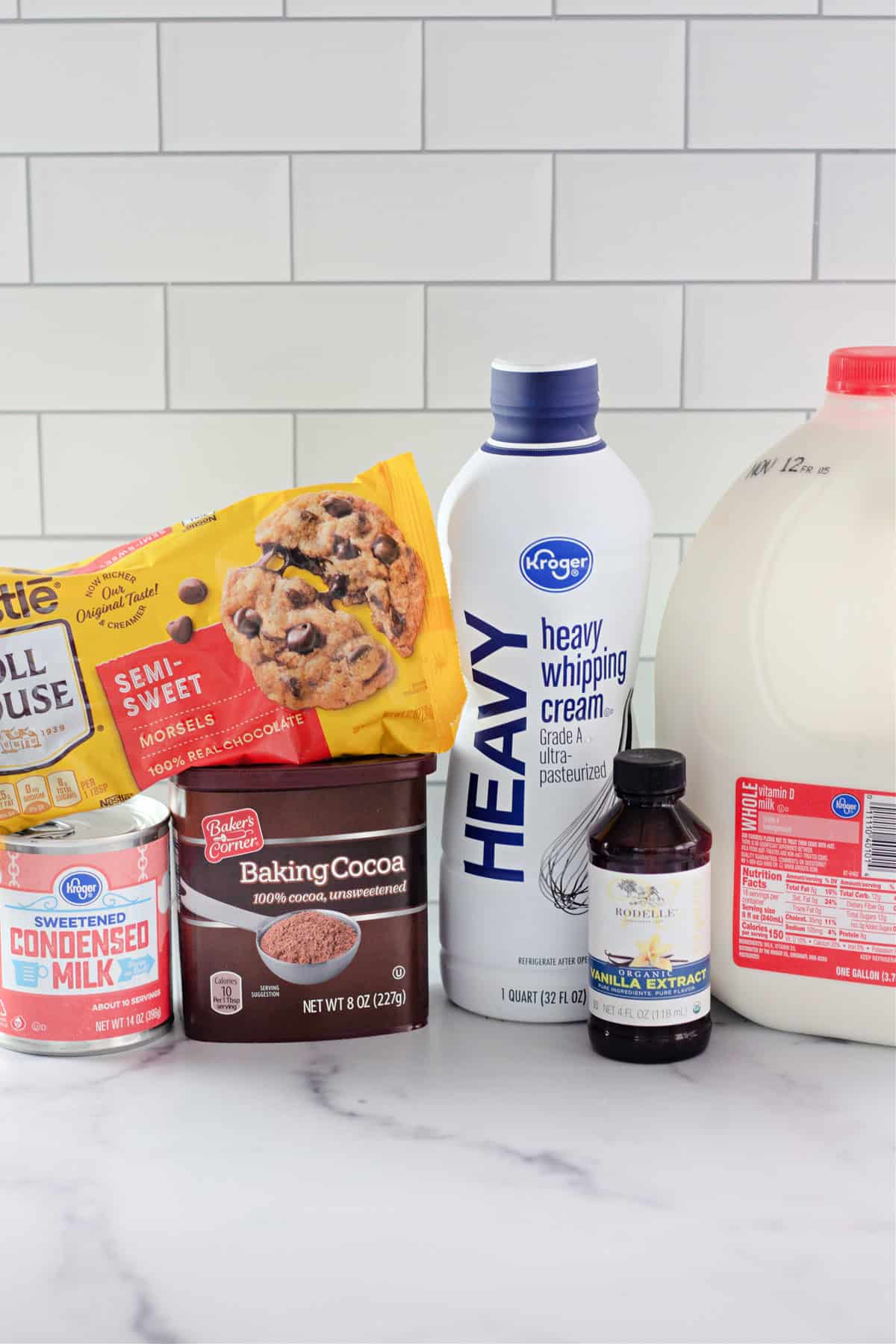 Ingredients needed to make creamy crock pot hot chocolate