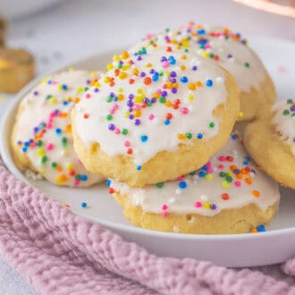 Italian Ricotta Cookies feature