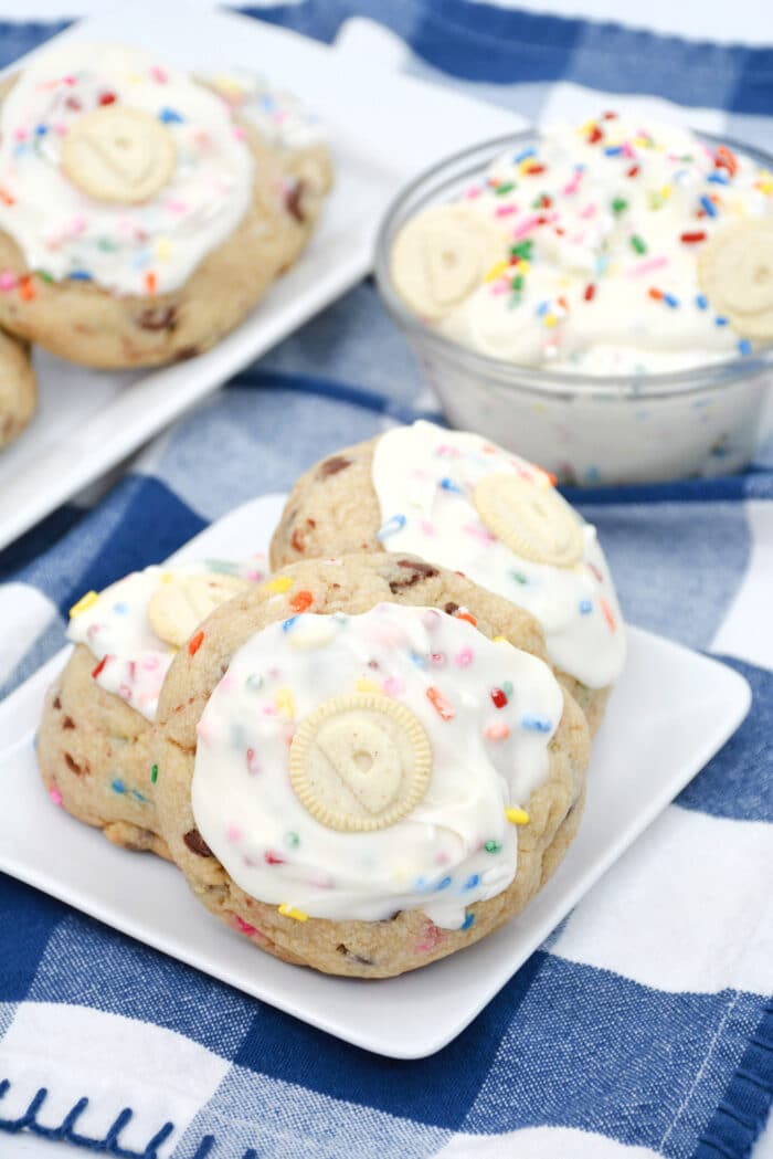 Dunkaroo Cookies with some frosting on the side.