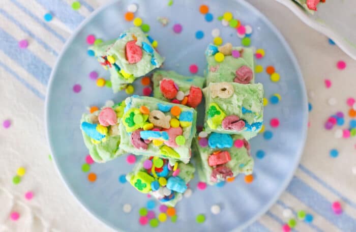 Lucky Charms Fudge topped with more cereal.