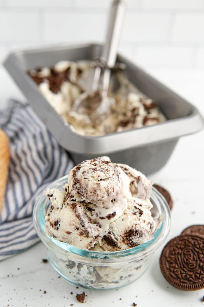 The Cookies and Cream Ice Cream in a glass bowl.