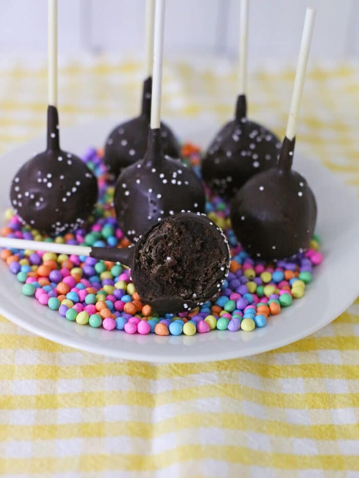 The finished Chocolate Cake Pops.