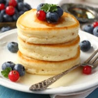 Fluffy Pancakes (Easy and Quick)