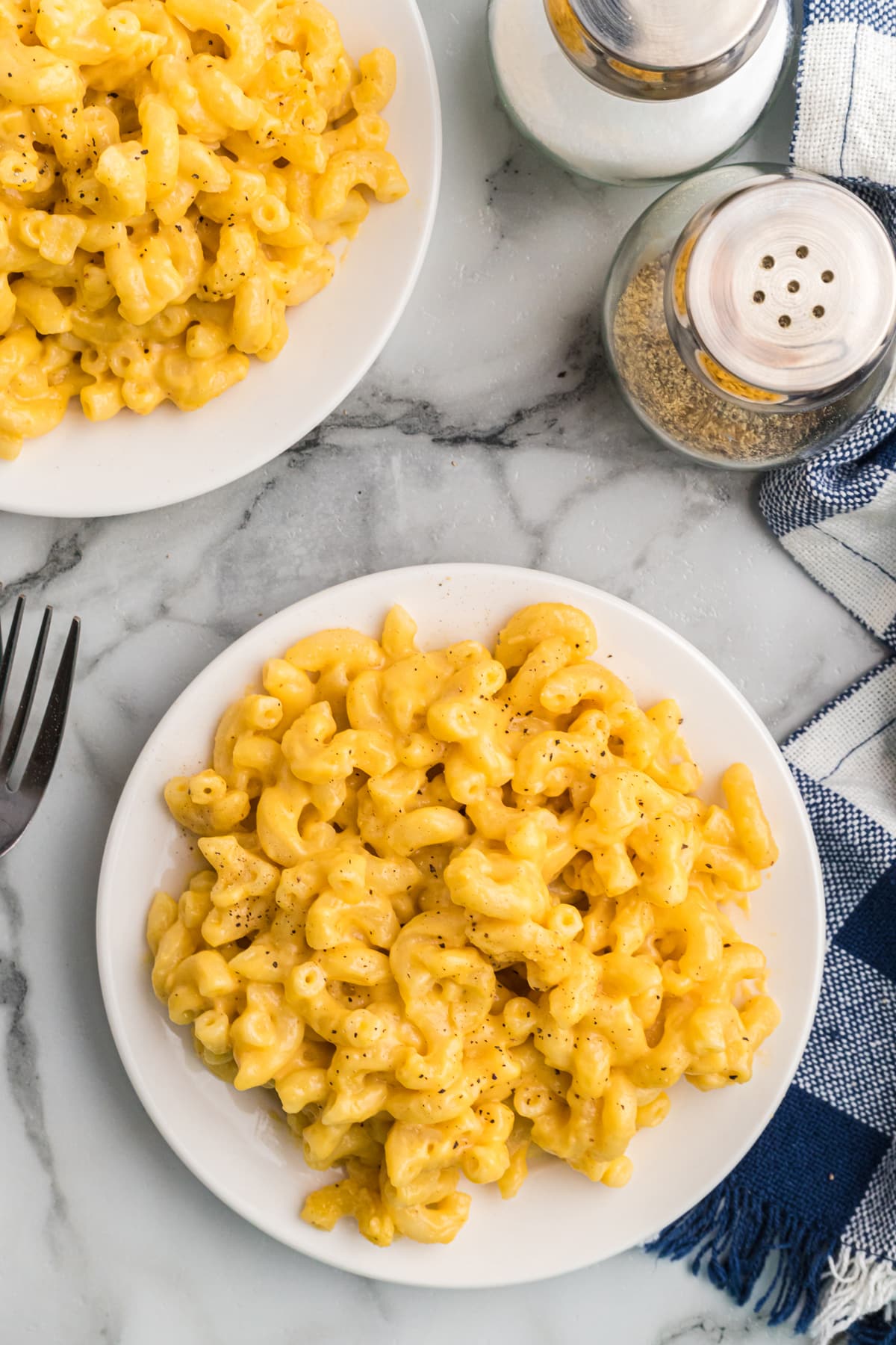 Overhead view of a plate of stovetop macaroni and cheese