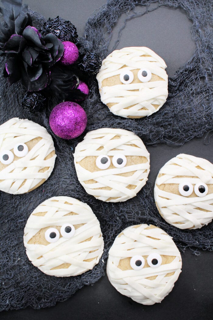 Mummy Cookies with Halloween decorations.