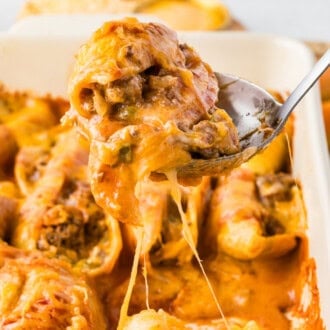 Cheesy Taco Stuffed Shells feature
