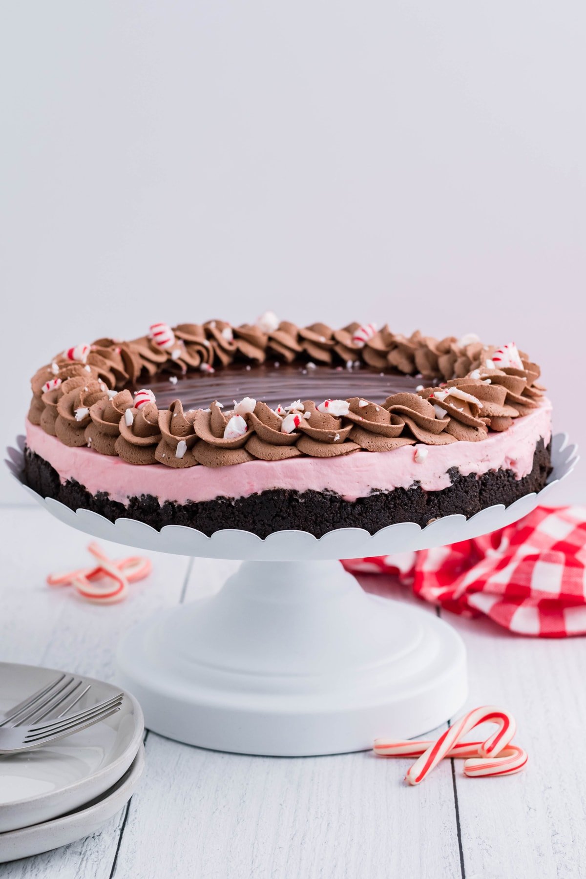 Peppermint cheesecake on a cake stand