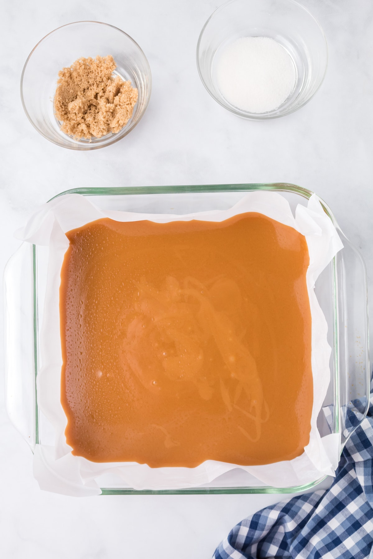 Overhead view of a pan of caramel