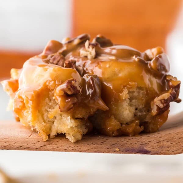 Caramel Pecan Cinnamon Rolls feature