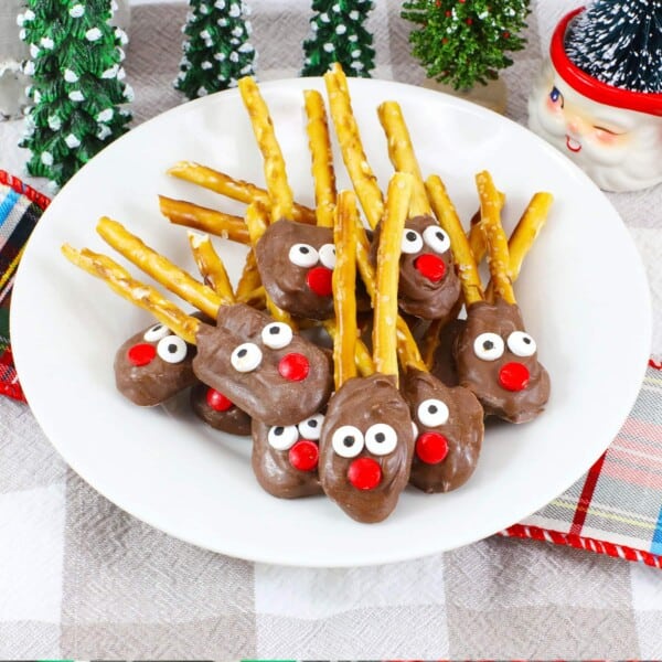 Reindeer Pretzels Feature