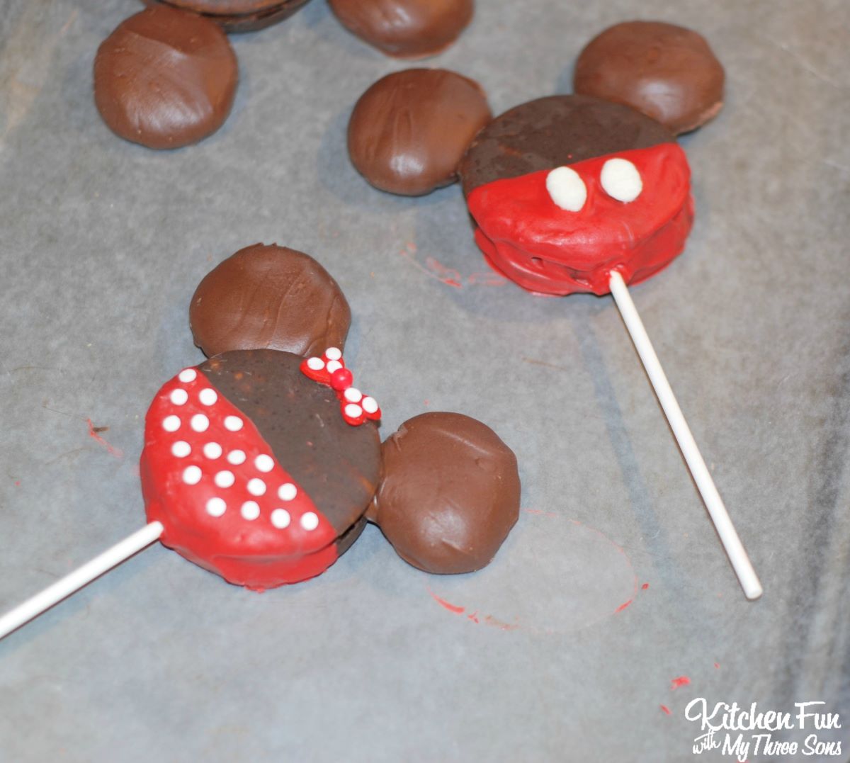 Easy Minnie and Mickey Mouse Treats made with Moon Pies