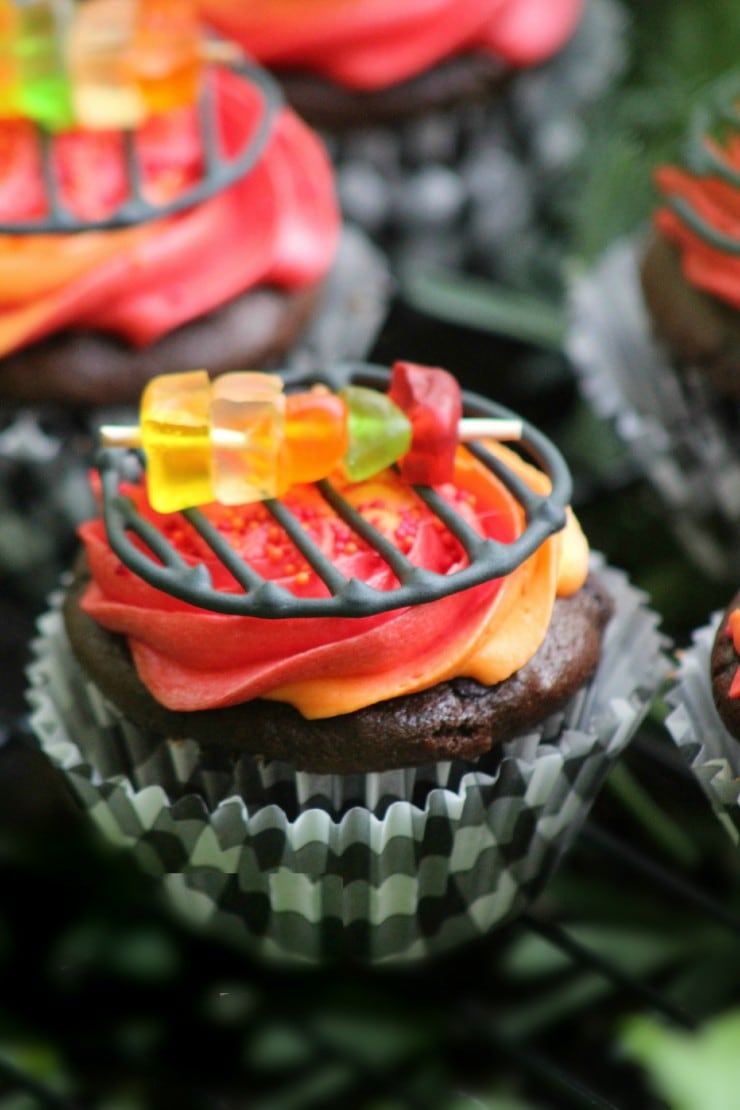 Summer BBQ Grill Cupcakes...these are the BEST Cupcake Ideas!