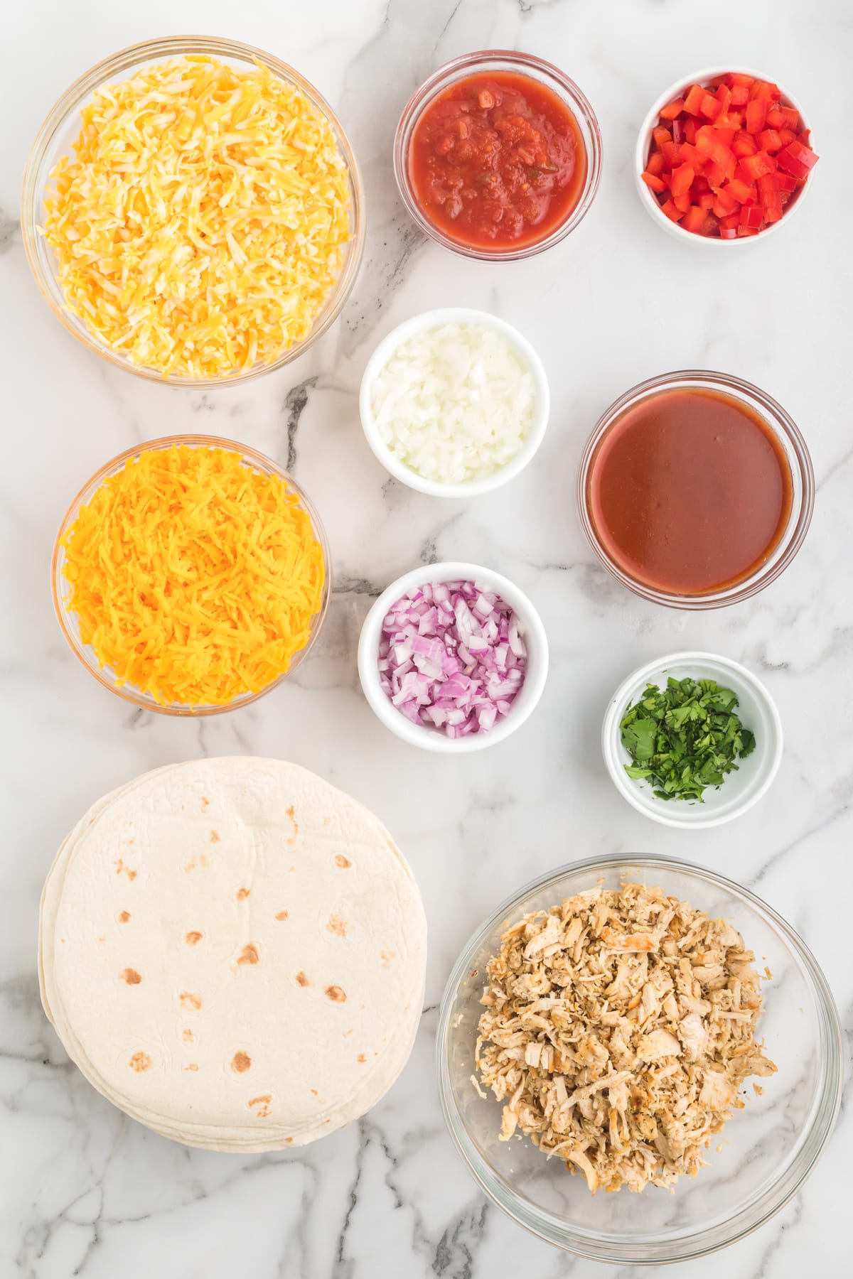 Blooming quesadilla ring with chicken ingredients