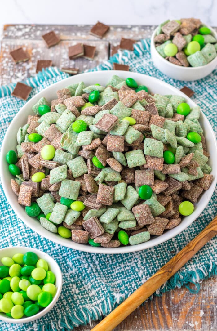 Mint Chocolate Muddy Buddies with the ingredients around it.