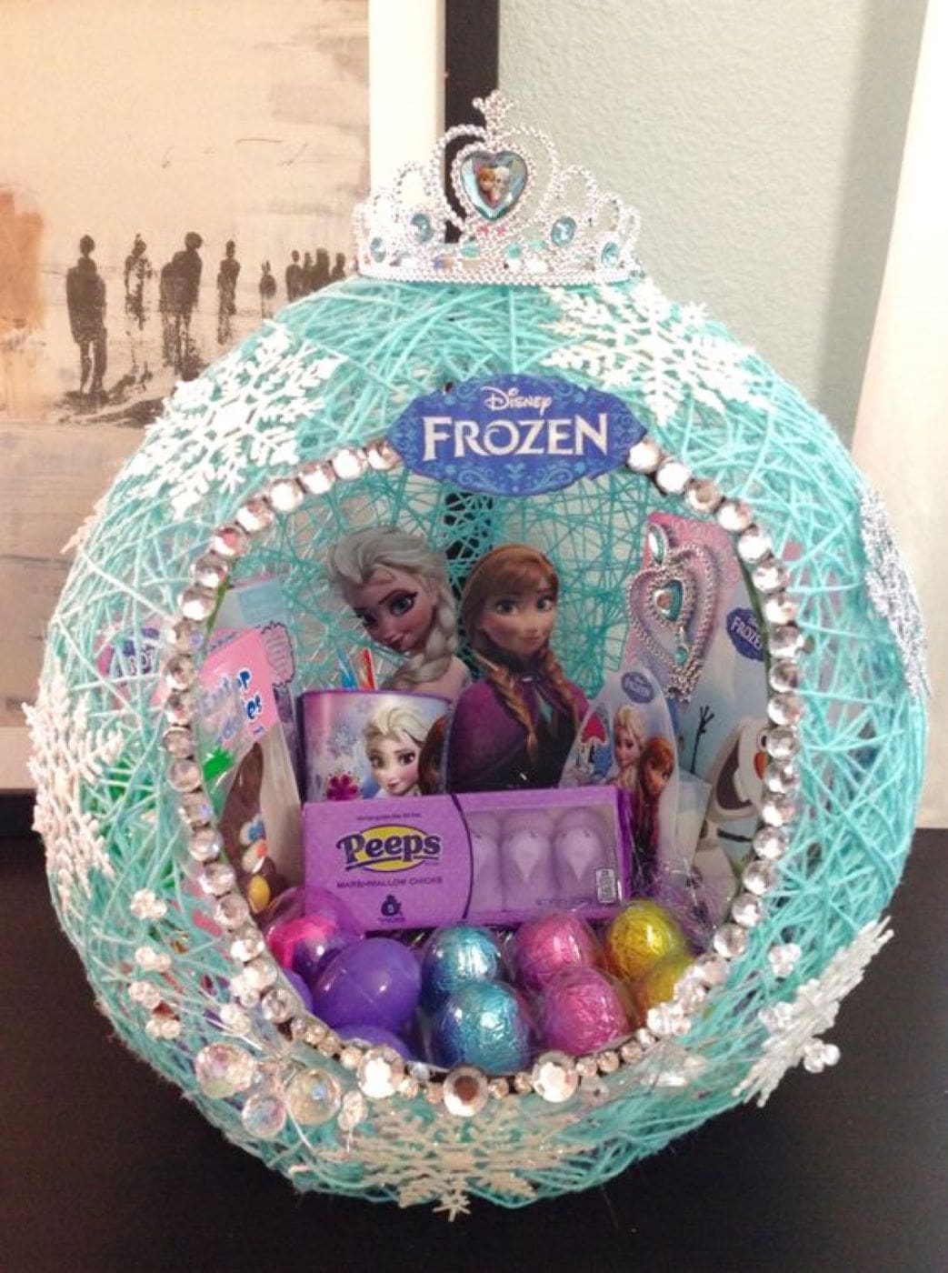 Frozen String Egg Easter Basket...these are the BEST Easter basket Ideas!