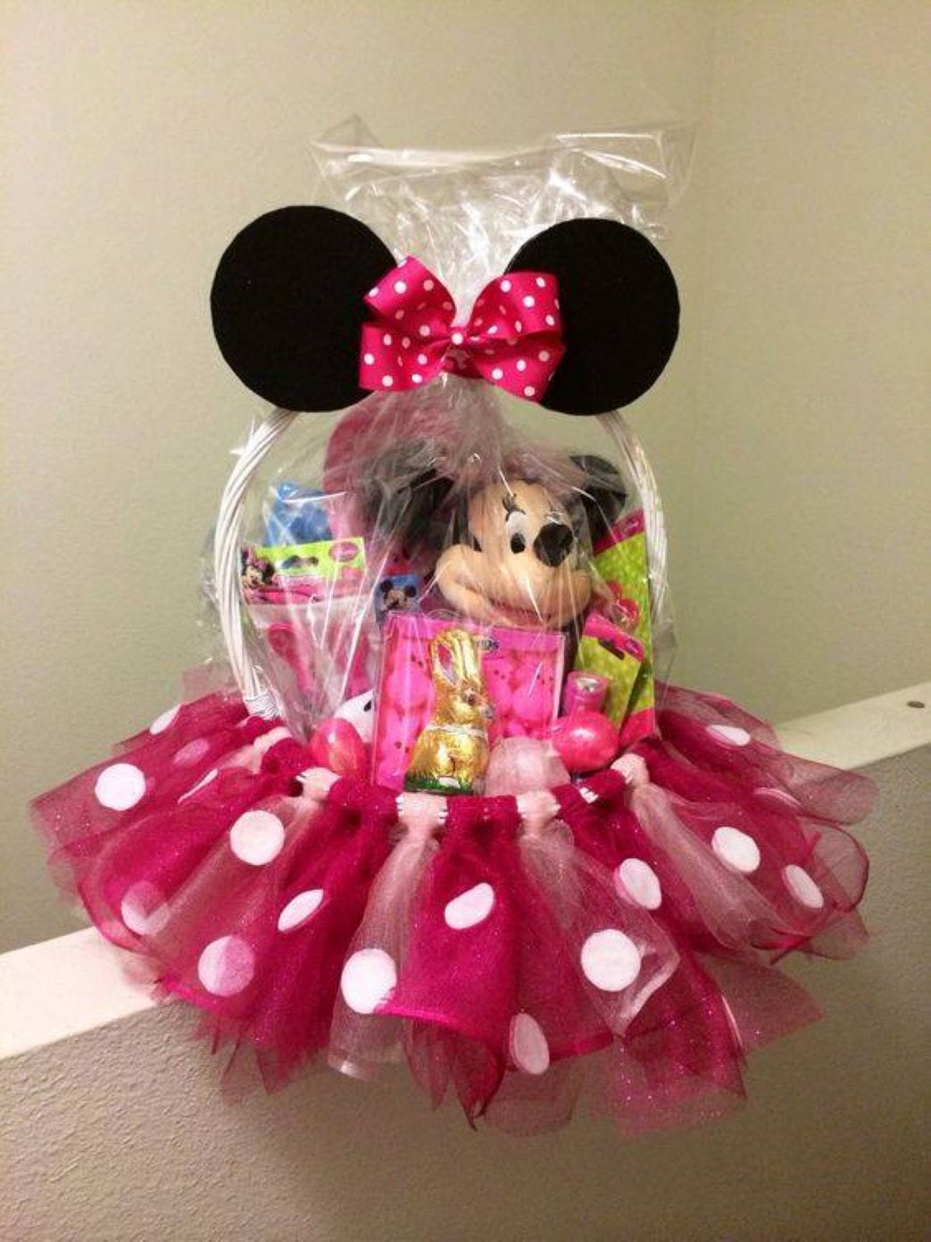 Minnie Mouse Easter Basket....these are the BEST Easter Basket Ideas!