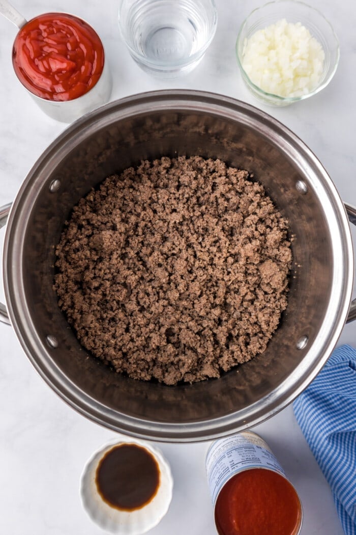 ground beef cooked in pot for hot dog chili recipe