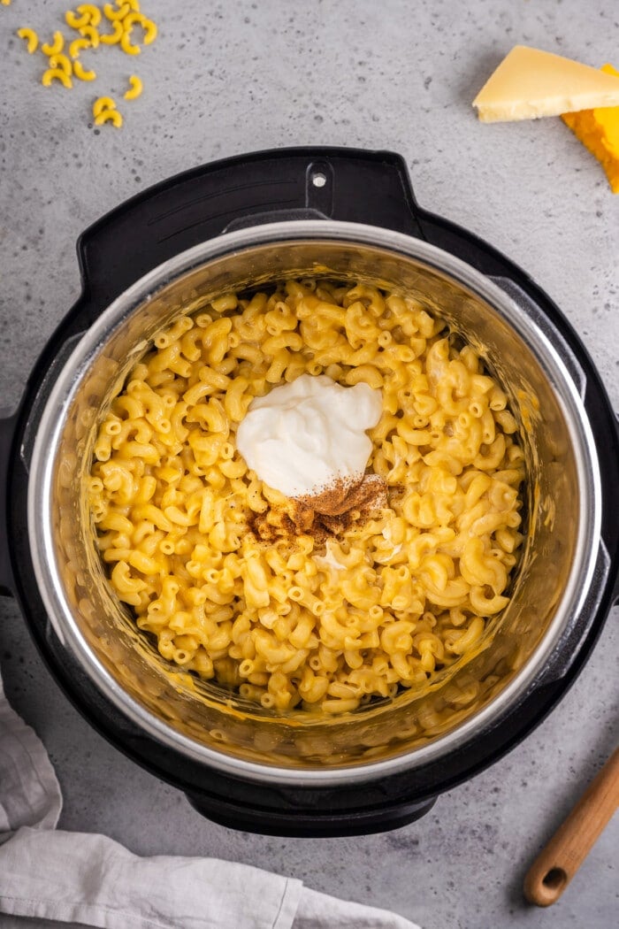 instant pot mac and cheese with sauce