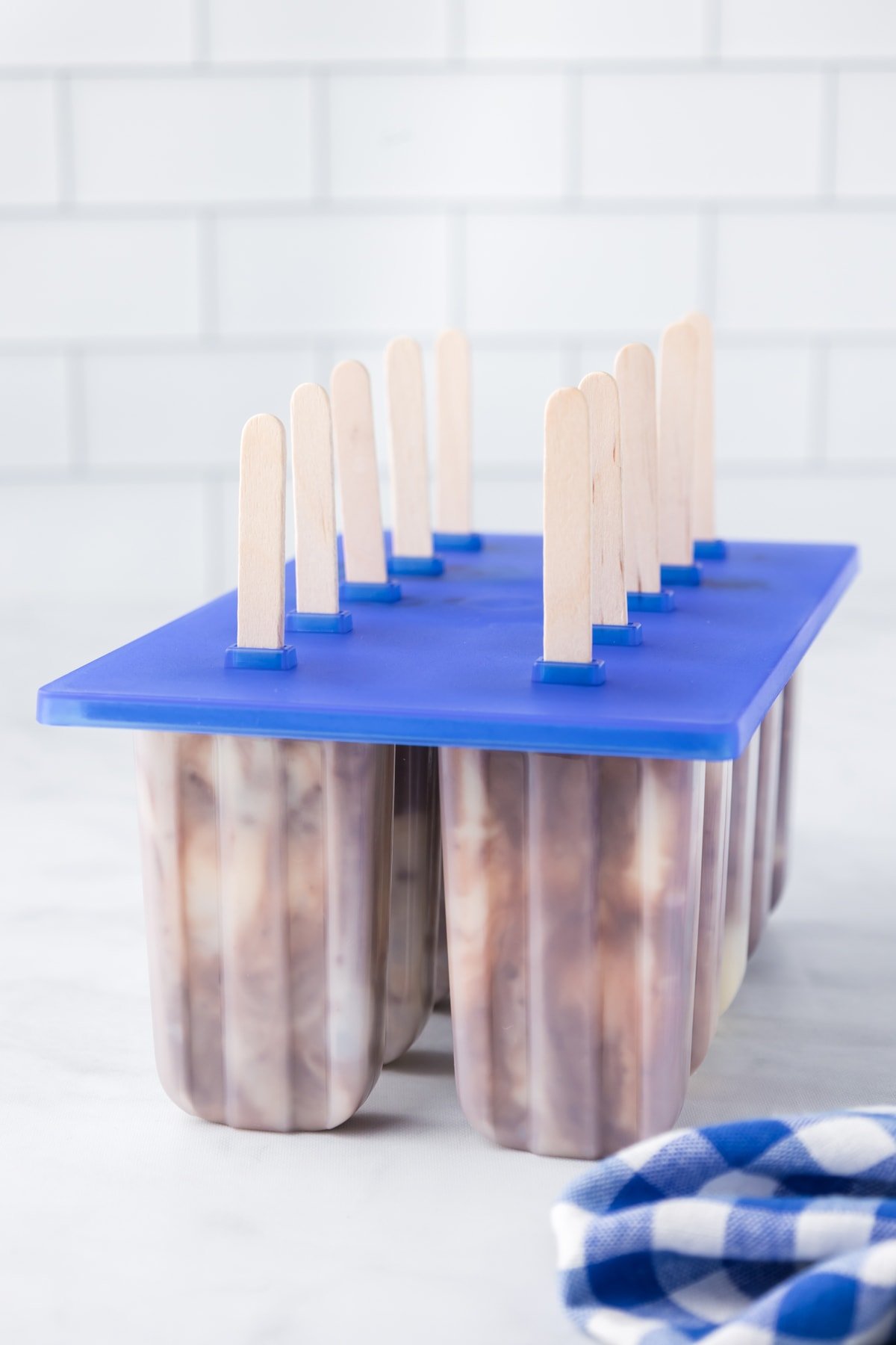 jello pudding pops frozen in popsicle mold