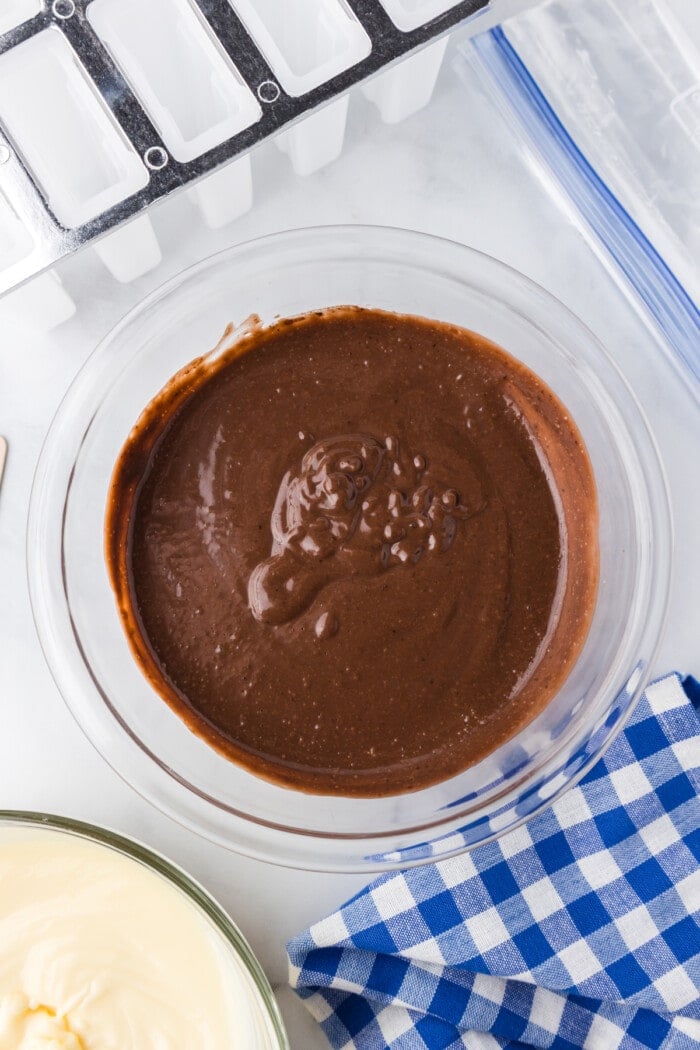 pudding mixed in glass bowl for pudding pops