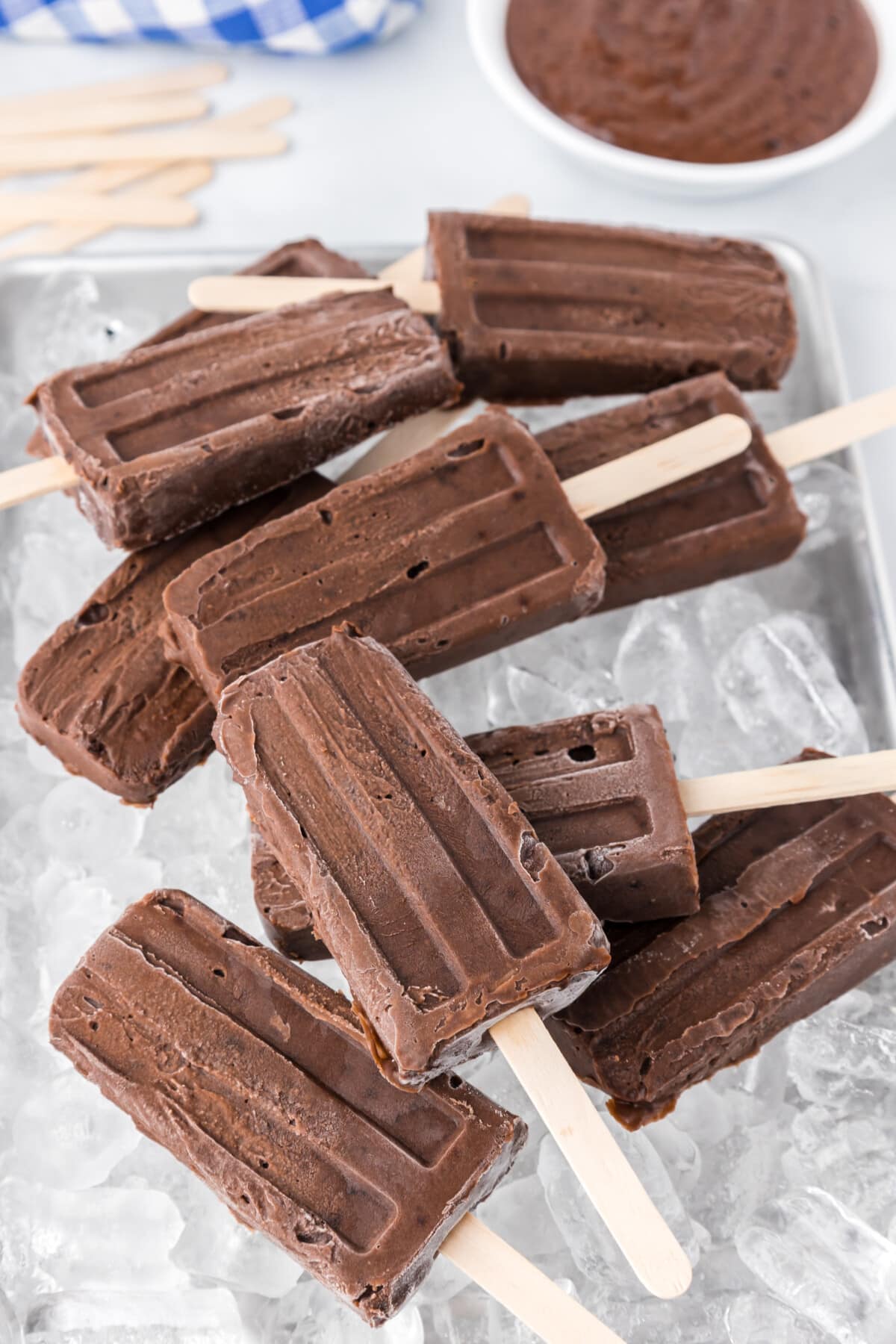 Chocolate pudding Pops on ice