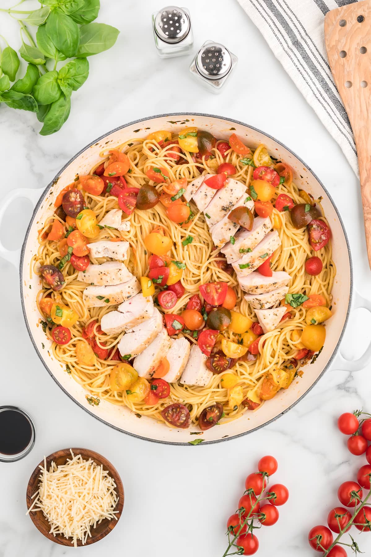 bruschetta chicken pasta in pot ready to serve