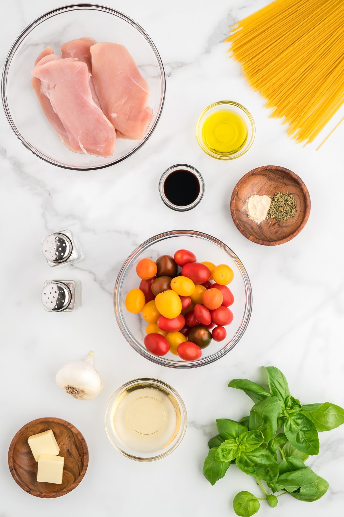 ingredients needed to make bruschetta chicken pasta