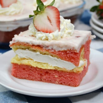strawberry twinkie cake feature