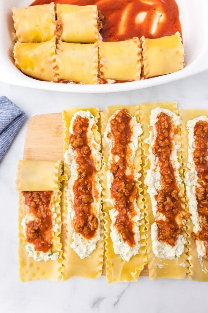 lasagna noodles with filling and sauce