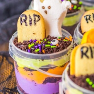 graveyard pudding with marshmallow ghost