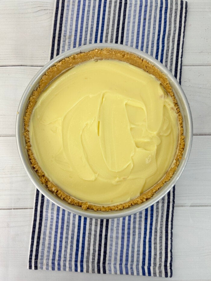 banana pudding cheesecake in graham cracker crust