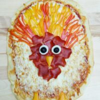 Thanksgiving turkey pizza