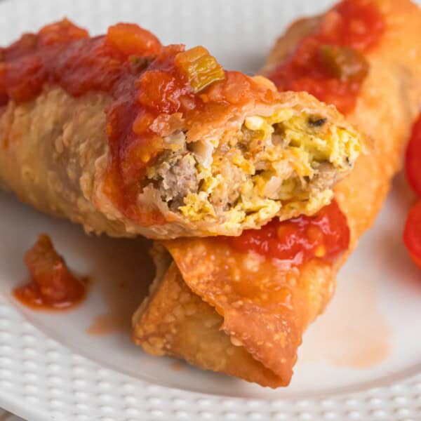 Breakfast Egg Rolls feature