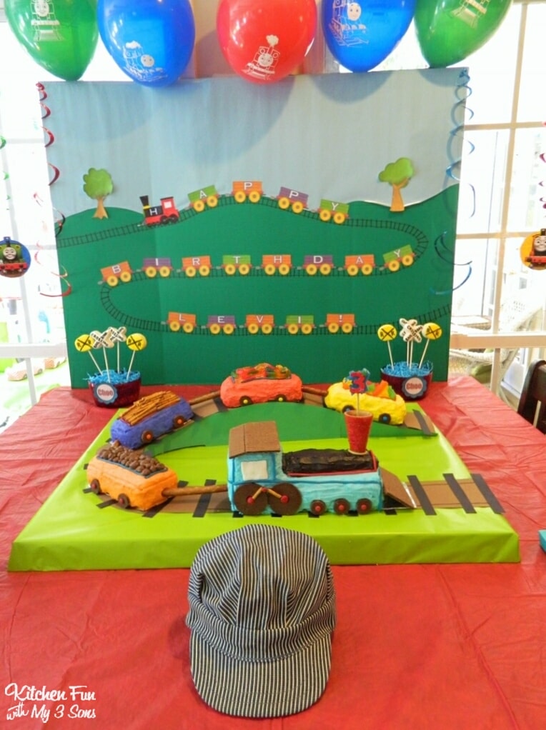 train birthday cake and background