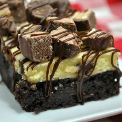 Snickers cheesecake bars