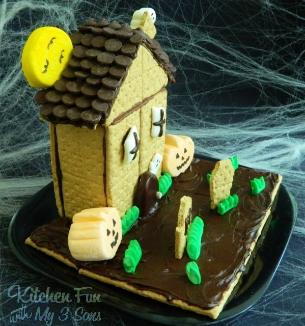 graham cracker haunted house