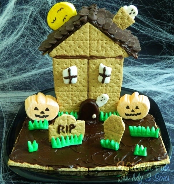 graham cracker haunted house
