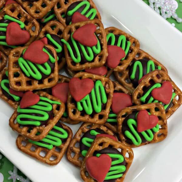 grinch pretzels