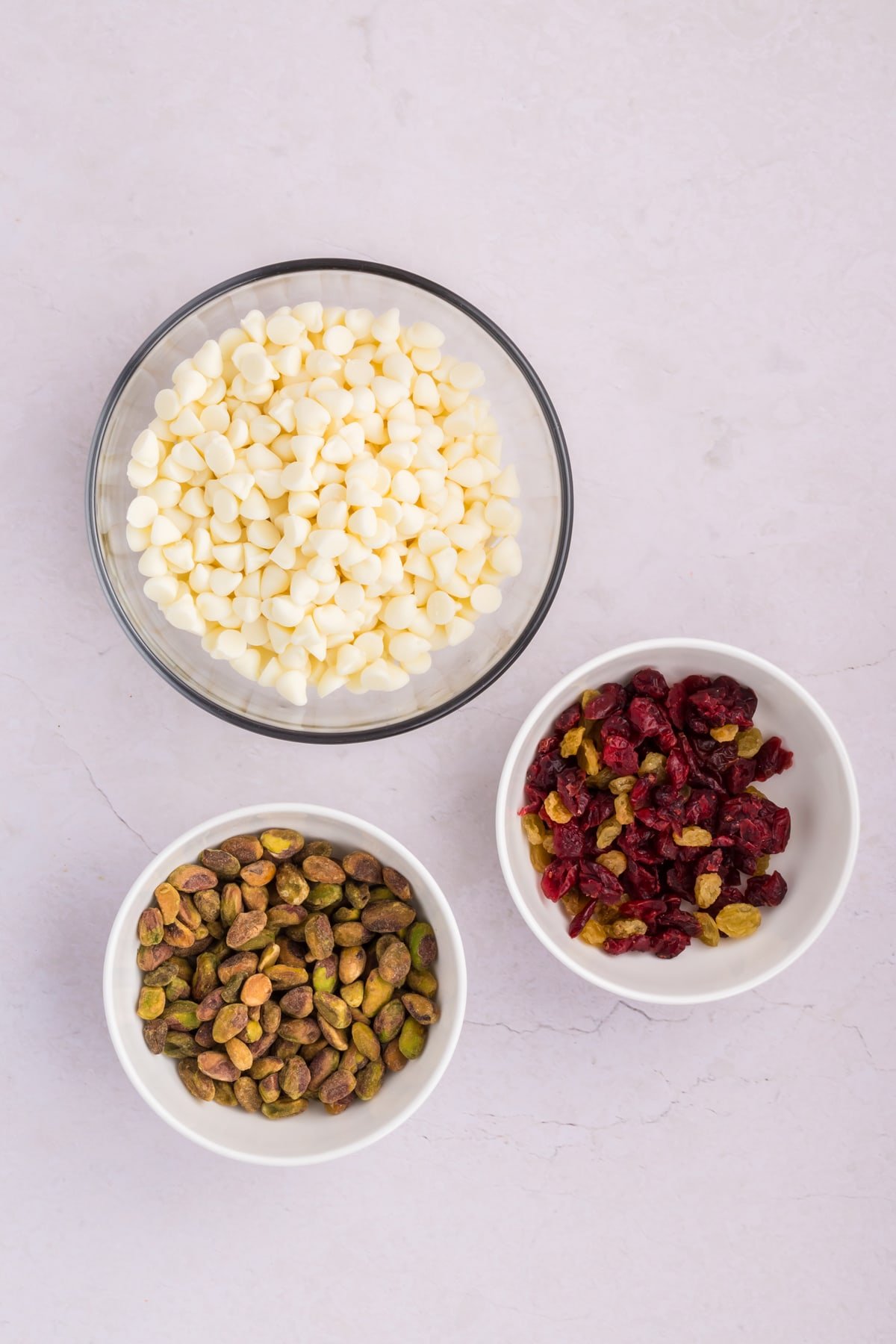 white chocolate chips, pistachios and dried fruit