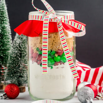 Christmas Cookies in a Jar feature