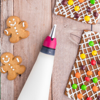 Gingerbread House Icing feature