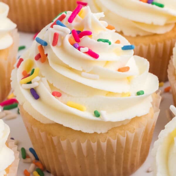 Vanilla Buttercream Frosting feature